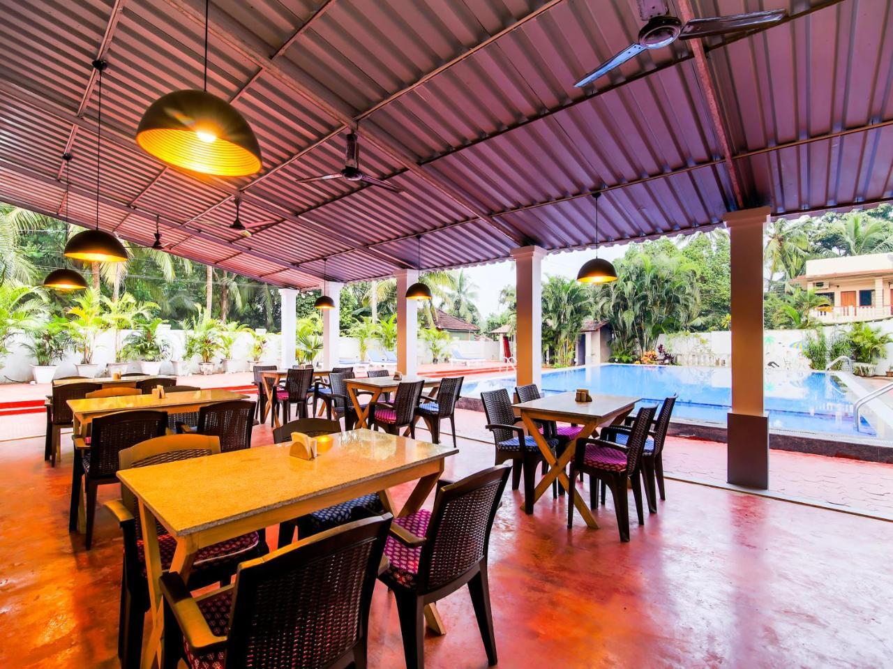 Oyo 22056 Arambol Plaza Beach Resort Exterior foto