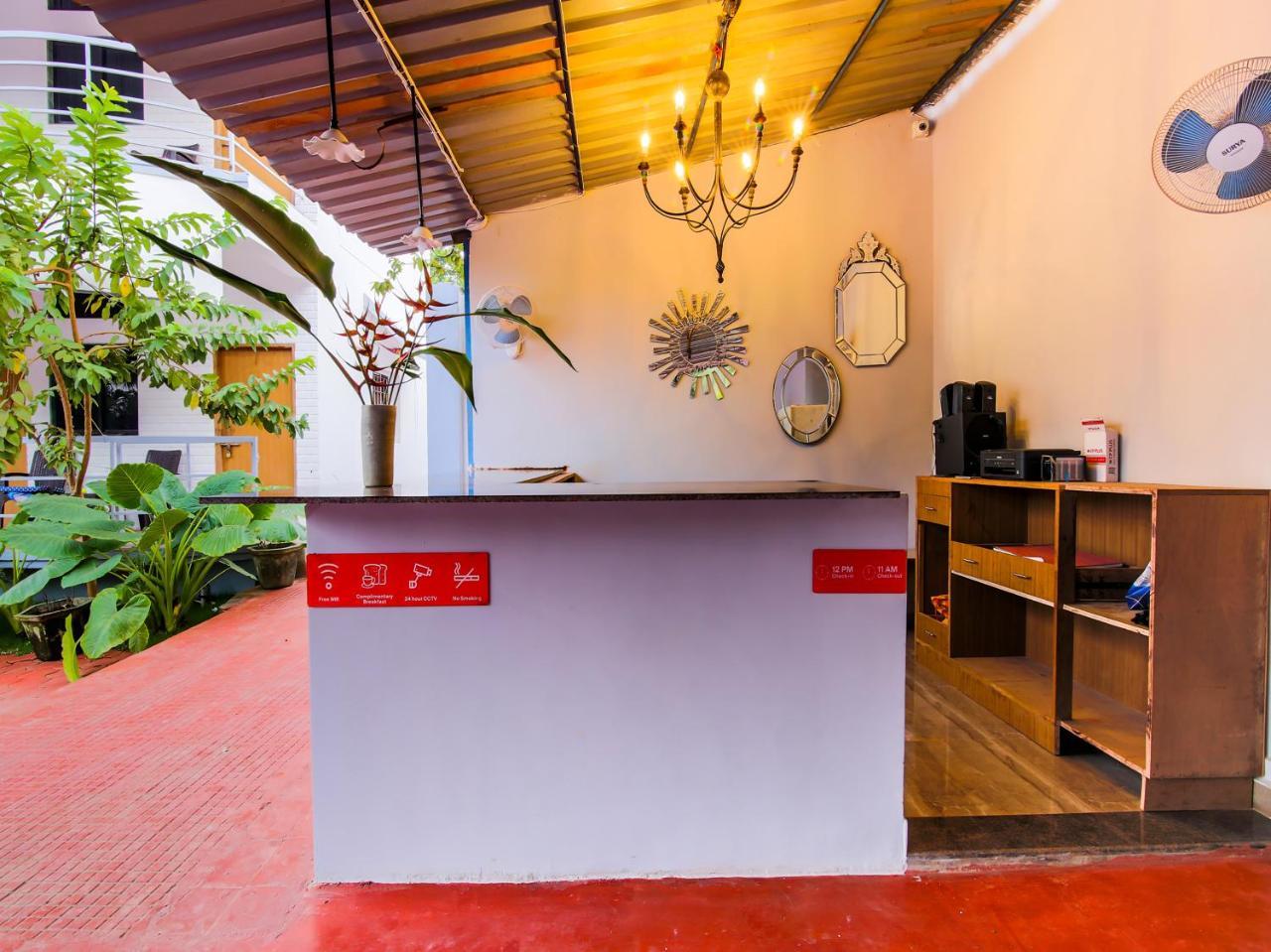 Oyo 22056 Arambol Plaza Beach Resort Exterior foto