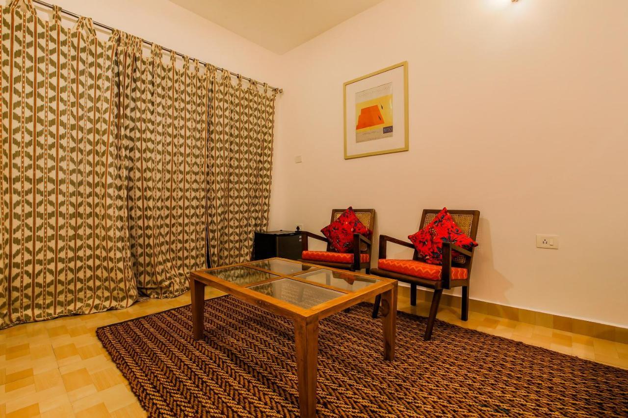 Oyo 22056 Arambol Plaza Beach Resort Exterior foto